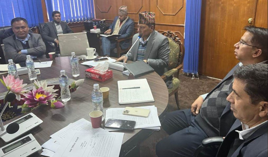 आफू खुसी भत्काइँने उपत्यकाका सडकमा उपप्रधानमन्त्री श्रेष्ठका आँखा !